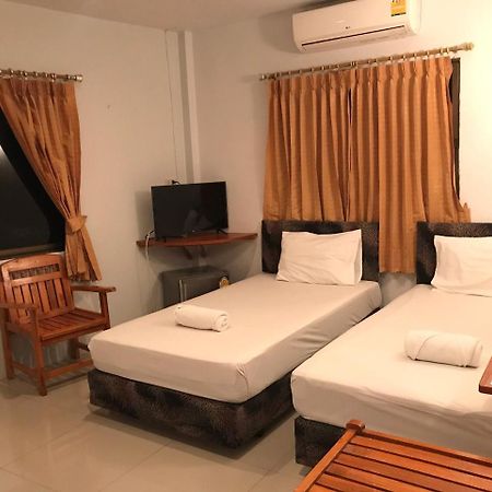 Twin Place At Pantai Kamala Bagian luar foto