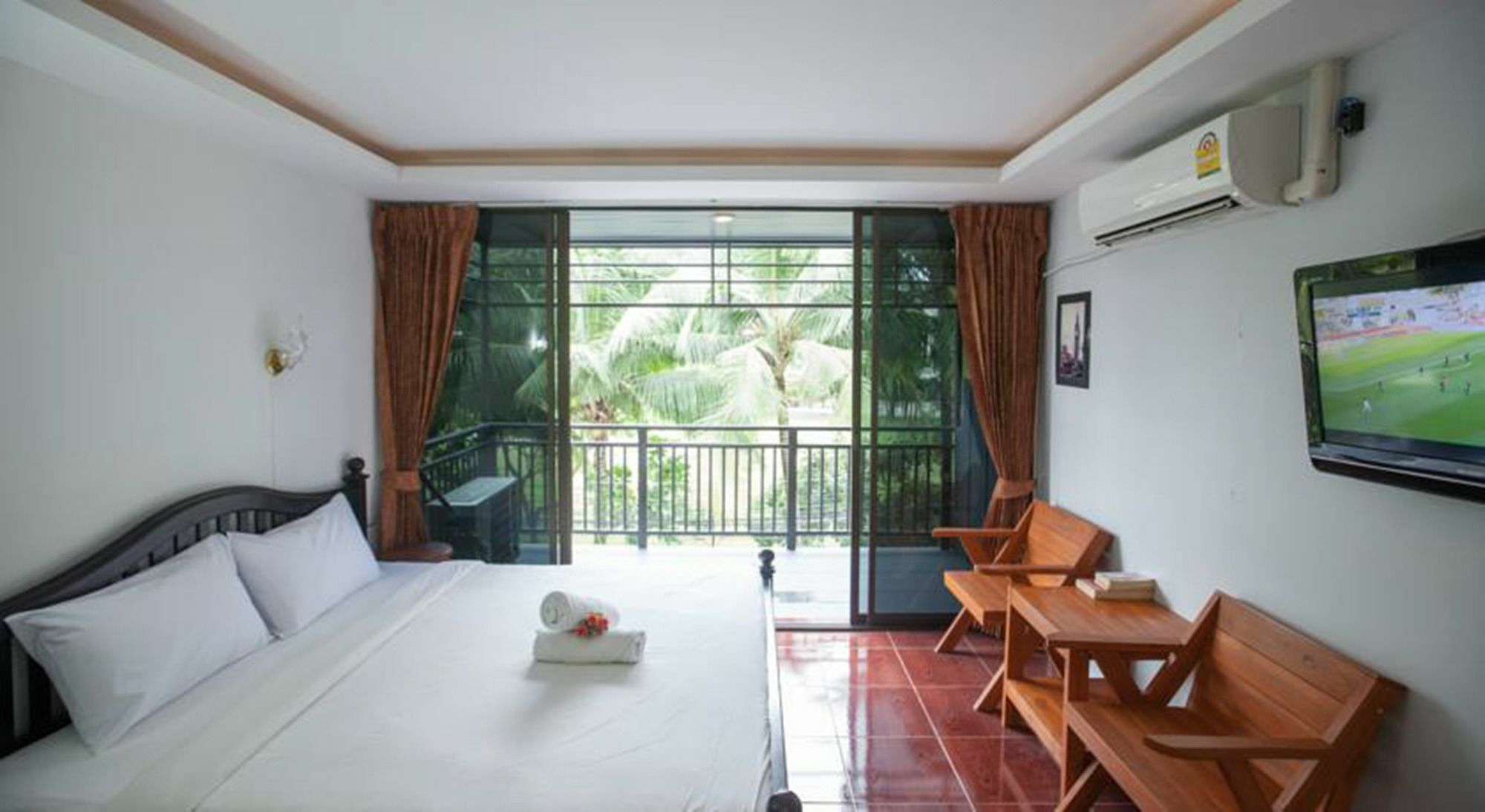 Twin Place At Pantai Kamala Bagian luar foto