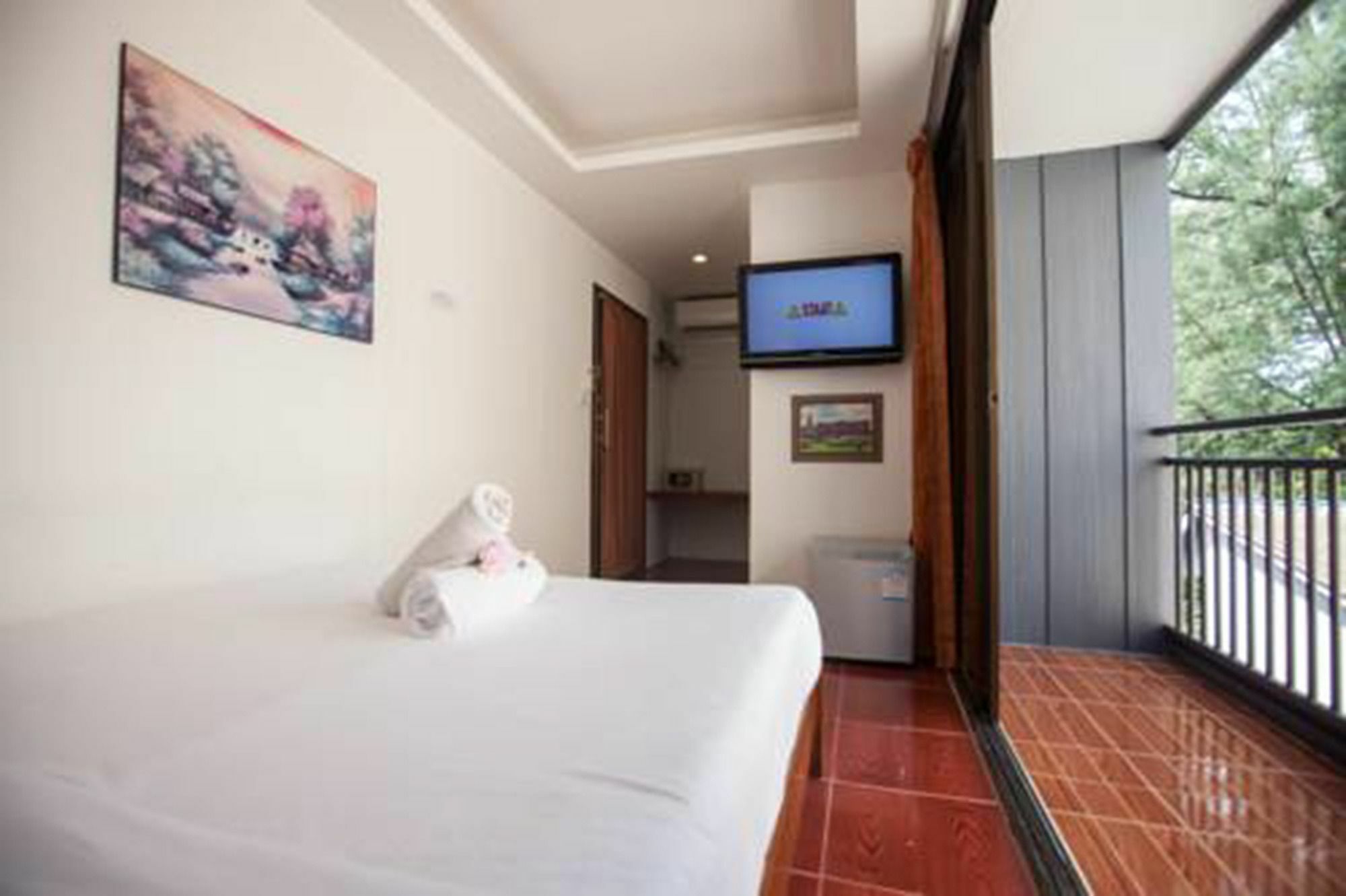 Twin Place At Pantai Kamala Bagian luar foto