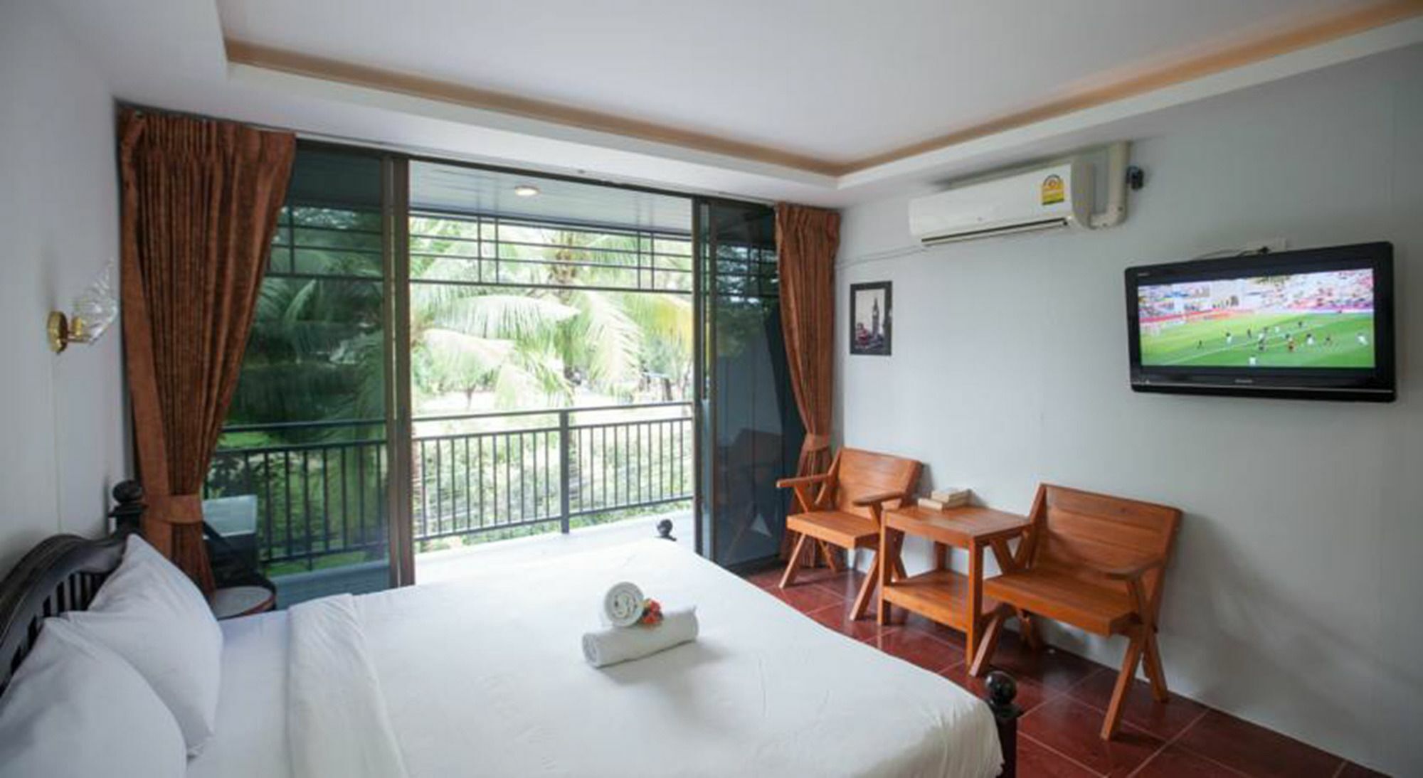 Twin Place At Pantai Kamala Bagian luar foto